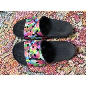 Crocs Classic Slide Sandals in Black 10 Women / 8 Men Unisex